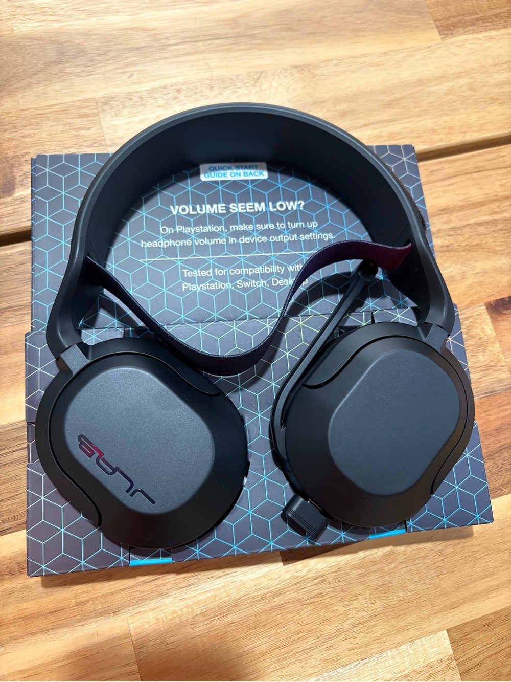Black Over-Ear Wireless Headphones - Comfortable Gaming & Music